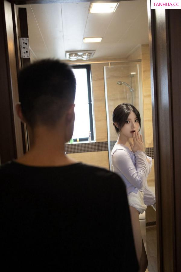 豆瓣酱  [XiuRen]高清写真图 2024.06.07 No.8677 豆瓣酱 丝袜美腿第29张图片